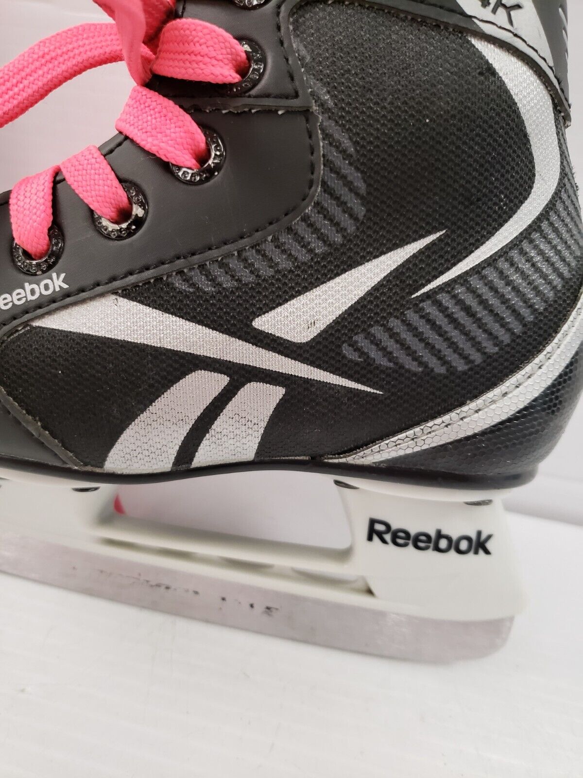 (51499-5) Reebok 4K Skates - Size 9