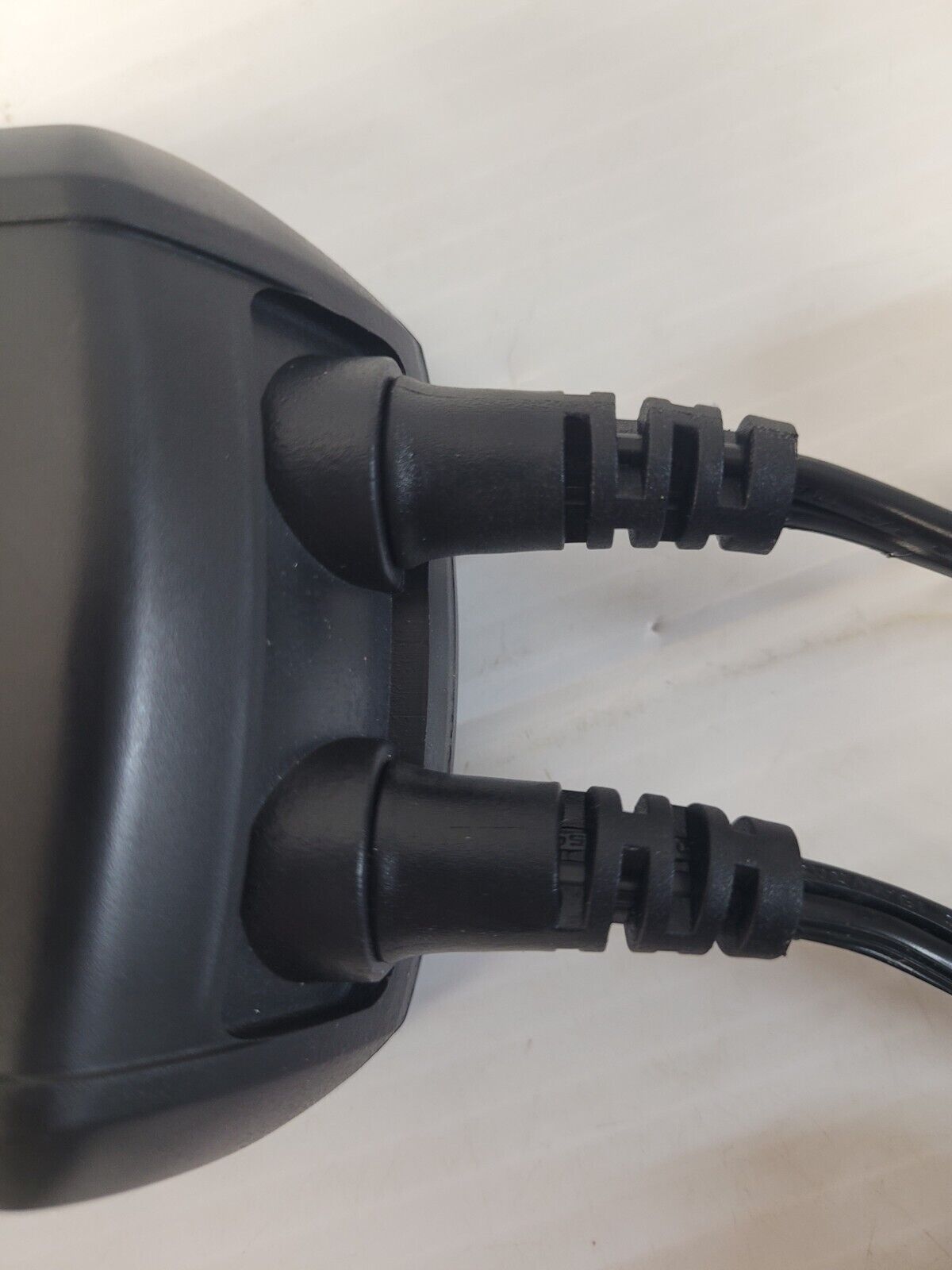 (N80393-1) Chargez-le avec le chargeur/mainteneur de batterie Solar 4502