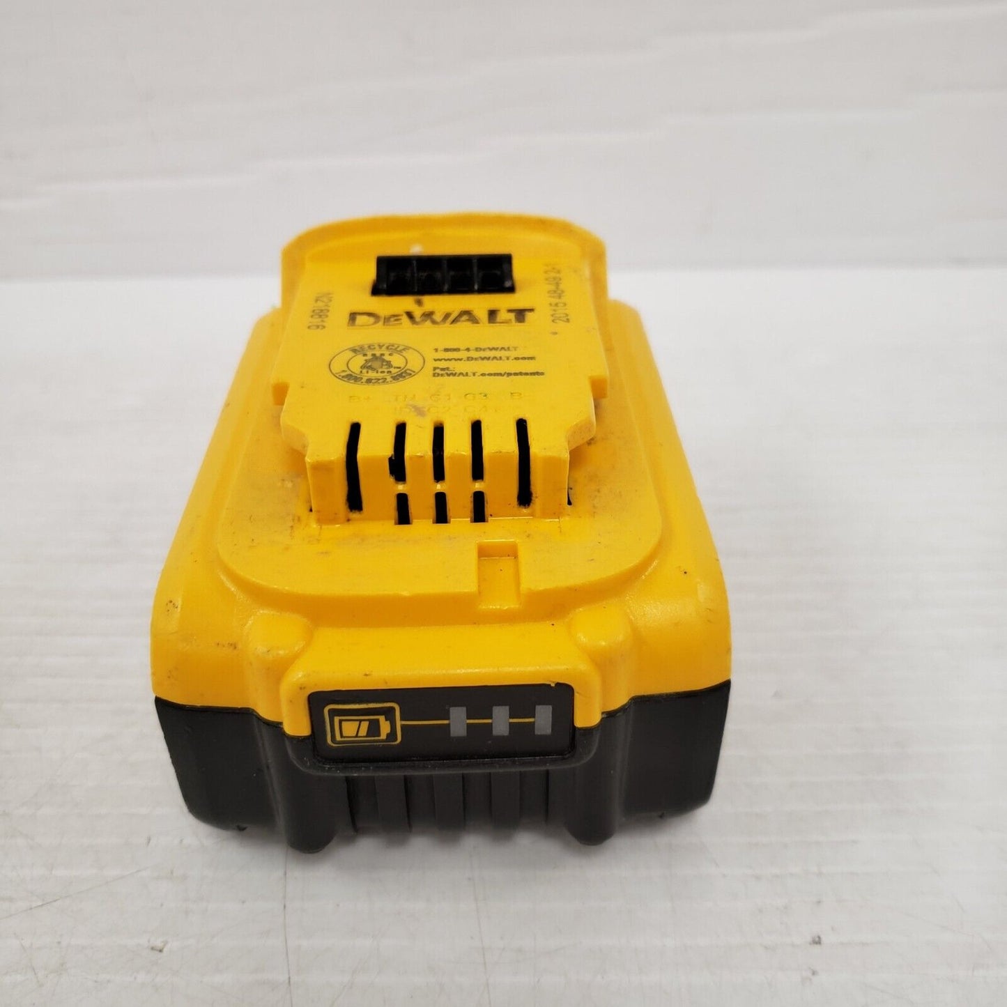 (I-34478B) Dewalt DCB205 Battery