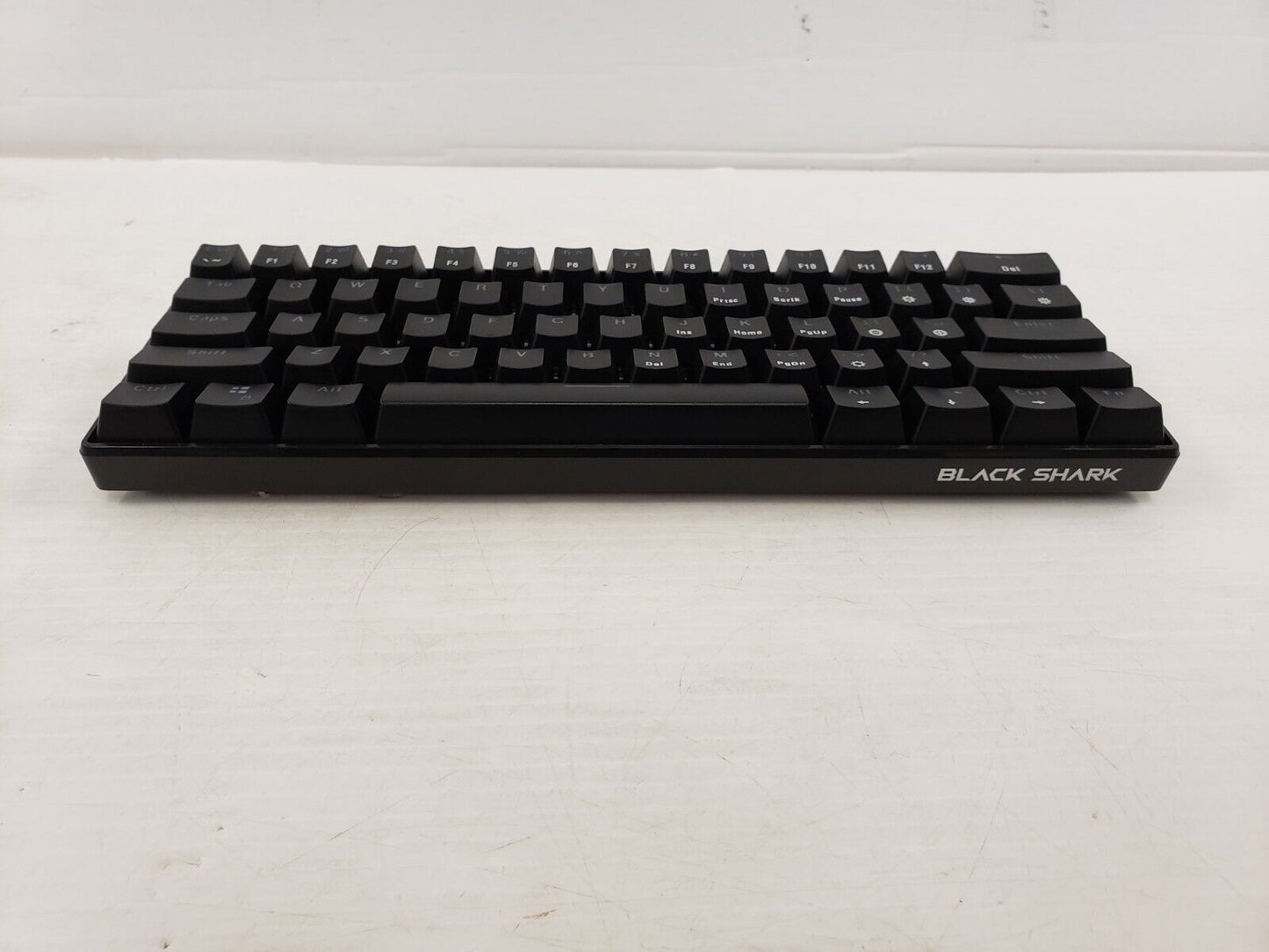 (43029-1) Clavier Black Shark SixGillK4