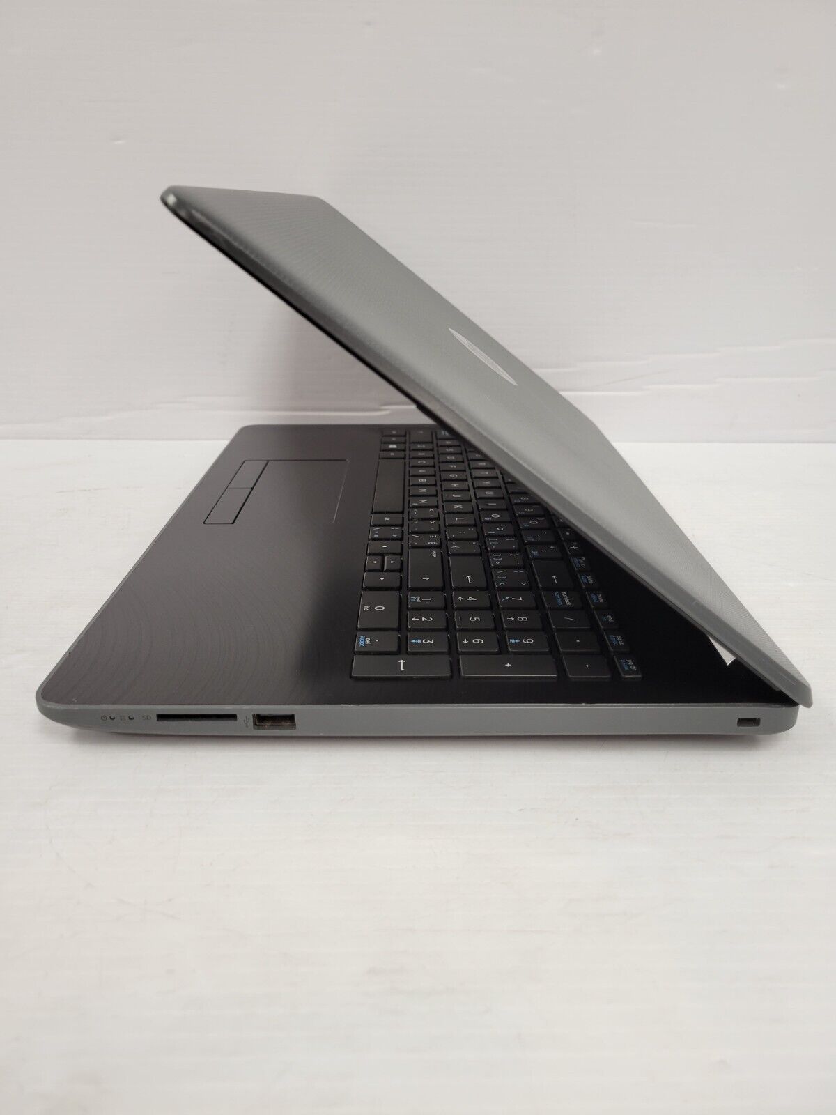 (45203-1) HP 15-BW028CA Laptop