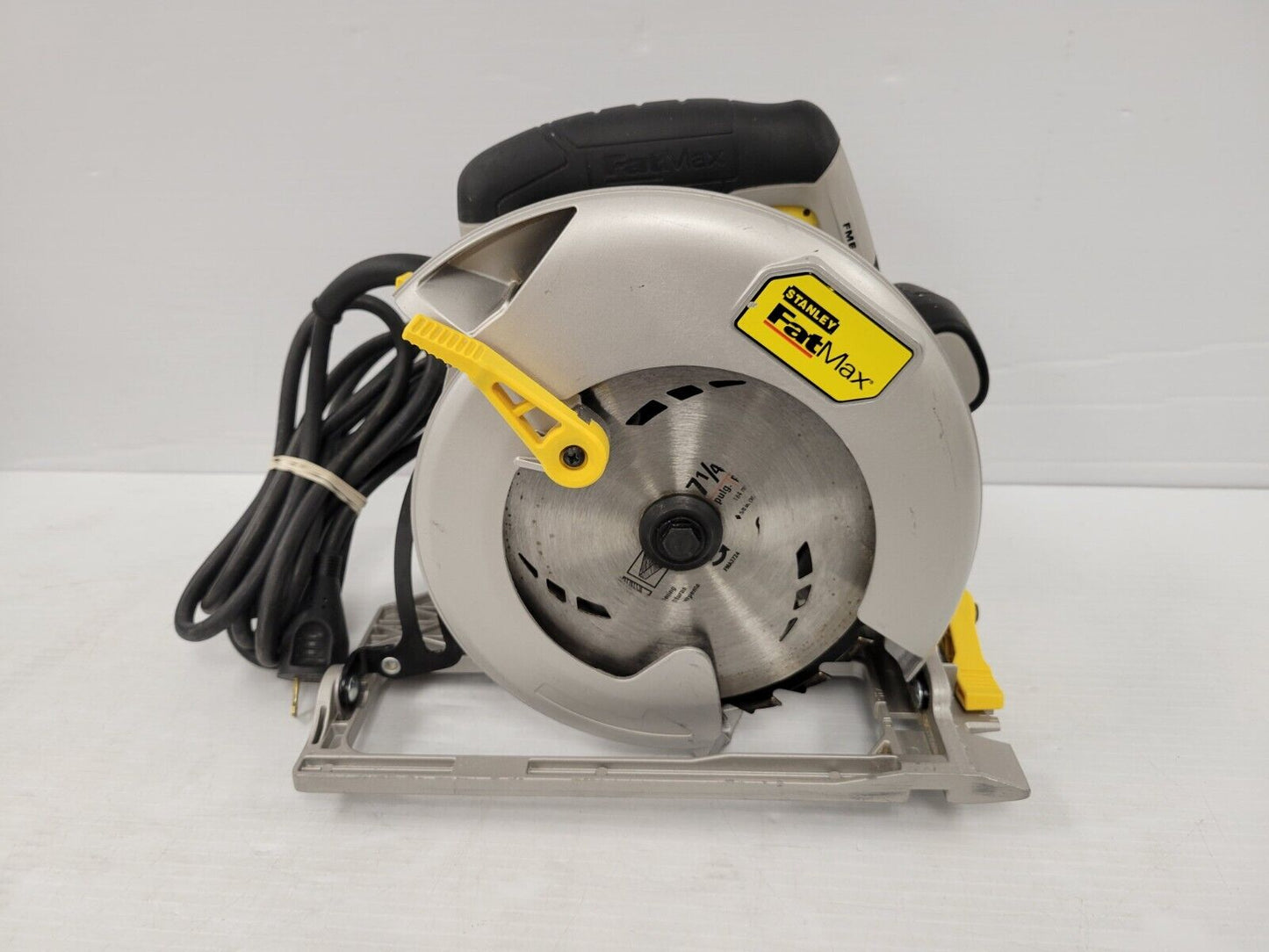 (51727-1) Scie circulaire Stanley FME305