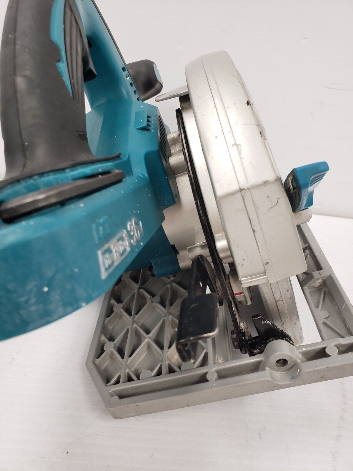 (41929-1) Makita DHS711 Circular Saw