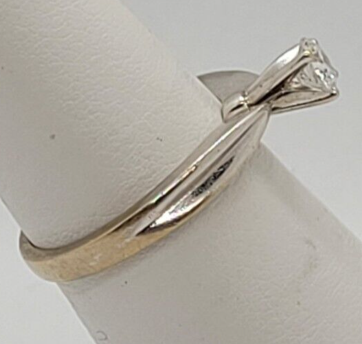 (NI-2330) Ladies 14K White Gold Ring